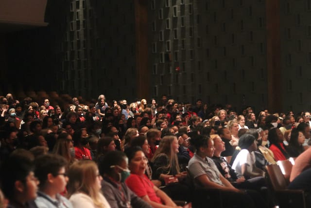 Family-friendly Indianapolis magician Jamahl Keyes entertaining children at a school assembly